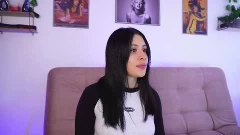 Snapshot of sophiiecums chatting on November 20, 11:43 am Sophiie online show from November 20, 11:43 am