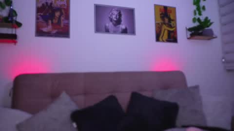 Snapshot of sophiiecums chatting on May 27, 2:52 am Sophiie online show from May 27, 2:52 am