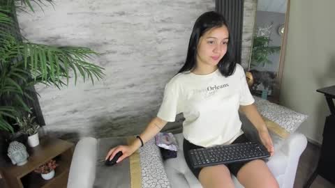 Sophy  online show from March 29, 9:59 pm