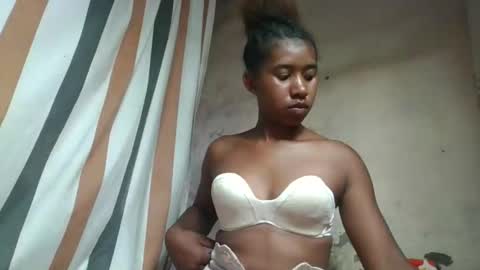 soriettezah online show from April 11, 1:59 pm