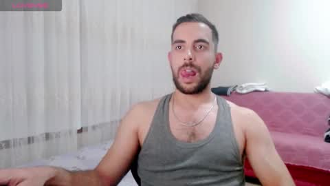 Snapshot of sorrymybadd chatting on December 4, 9:34 pm luis online show from December 4, 9:34 pm