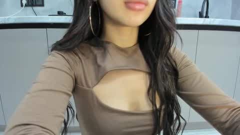 Snapshot of soul_mi chatting on October 3, 12:29 am Mia online show from October 3, 12:29 am