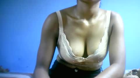 sourayaa online show from March 5, 9:11 pm