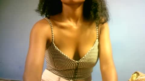 sourayaa online show from April 7, 6:36 am