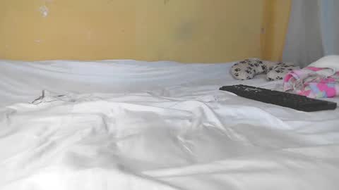 Snapshot of soy_miauhg chatting on December 31, 12:15 pm Miauhg online show from December 31, 12:15 pm