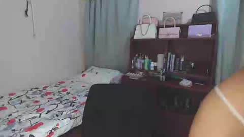 Snapshot of soy_miauhg chatting on January 25, 11:23 am Miauhg online show from January 25, 11:23 am