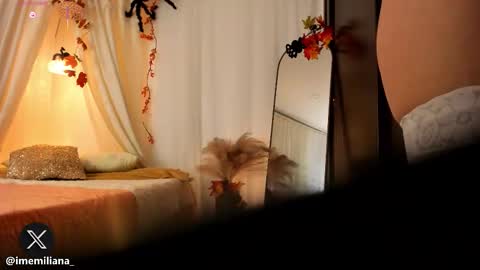 Snapshot of soyemi_ chatting on October 24, 1:35 am 25 online show from October 24, 1:35 am