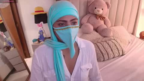 Adeline independent model online show from March 31, 7:25 pm