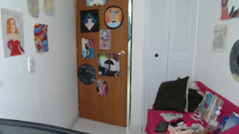 Nana Bela  online show from November 9, 8:40 pm