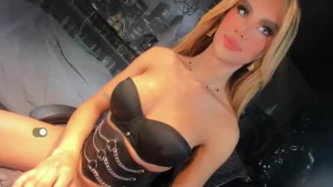 Snapshot of soysabrinathebest chatting on September 13, 11:37 pm soysabrinathebest online show from September 13, 11:37 pm