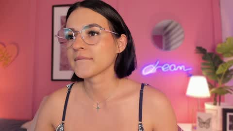 Snapshot of soysaraa_ chatting on January 27, 7:35 am Aleja online show from January 27, 7:35 am