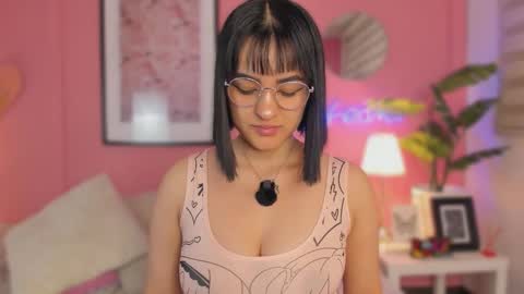 Snapshot of soysaraa_ chatting on October 11, 6:12 am Aleja online show from October 11, 6:12 am
