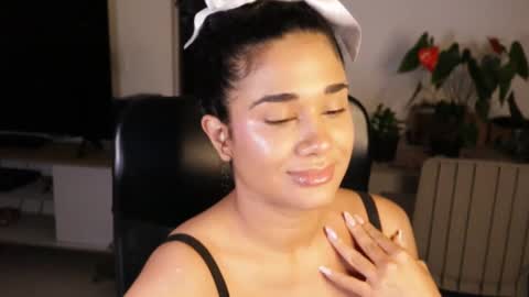 You want to talk to me more personal follow me in My Channel VIP  50 the discount       online show from October 15, 11:38 pm