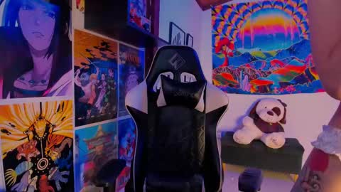 Val online show from February 5, 1:47 am