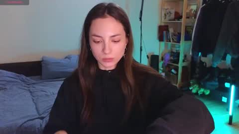 Snapshot of space_x_roxy chatting on March 3, 5:18 pm Roxy online show from March 3, 5:18 pm