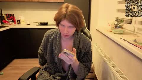 Snapshot of spaisenok chatting on October 22, 12:11 am Mike online show from October 22, 12:11 am