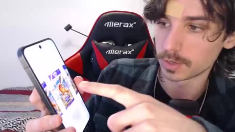 Snapshot of spangy19 chatting on December 5, 7:06 pm Anthony online show from December 5, 7:06 pm