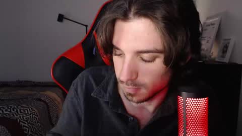 Snapshot of spangy19 chatting on December 18, 9:25 am Anthony online show from December 18, 9:25 am