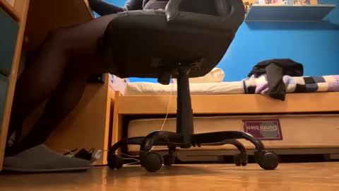 Snapshot of spanishcd chatting on December 1, 7:46 am spanishcd online show from December 1, 7:46 am