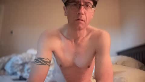 Snapshot of sparker1169 chatting on December 7, 7:43 pm Dad online show from December 7, 7:43 pm