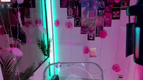  SparkleMona  online show from September 13, 2:22 am