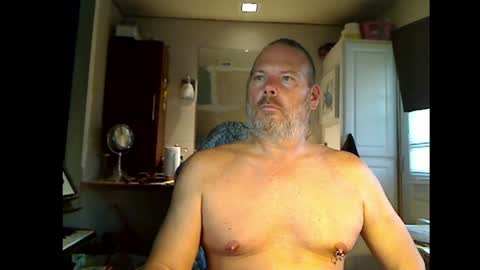 Snapshot of sparky401 chatting on January 5, 12:20 am sparky401 online show from January 5, 12:20 am