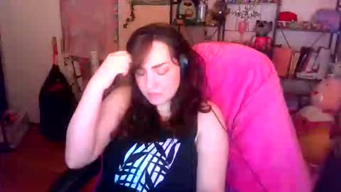 Snapshot of spawnofademon chatting on December 18, 7:47 am spawnofademon online show from December 18, 7:47 am