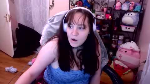 Snapshot of spawnofademon chatting on April 27, 8:45 am spawnofademon online show from April 27, 8:45 am