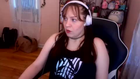Snapshot of spawnofademon chatting on June 3, 3:39 pm spawnofademon online show from June 3, 3:39 pm