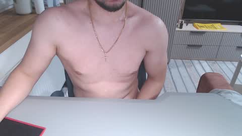 Snapshot of spb78 chatting on December 8, 8:36 pm Art online show from December 8, 8:36 pm