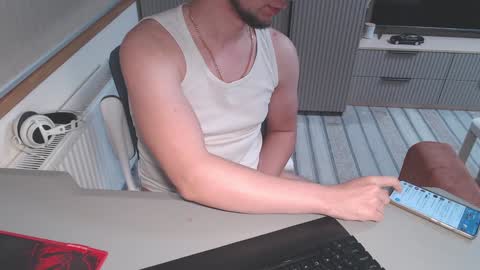 Snapshot of spb78 chatting on January 23, 8:24 pm Art online show from January 23, 8:24 pm