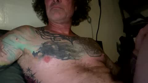 Snapshot of specter1972 chatting on April 19, 11:51 pm specter1972 online show from April 19, 11:51 pm