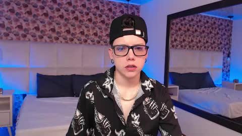 spencerm_ online show from October 19, 4:29 pm