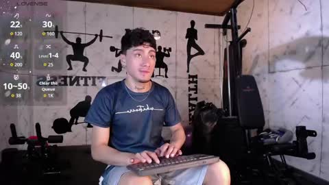Snapshot of spencerwhite_ chatting on May 6, 8:36 pm Spencer online show from May 6, 8:36 pm