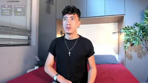Snapshot of spencerwhite_ chatting on May 7, 9:09 pm Spencer online show from May 7, 9:09 pm