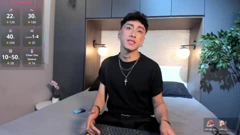 Snapshot of spencerwhite_ chatting on May 27, 8:28 pm Spencer online show from May 27, 8:28 pm