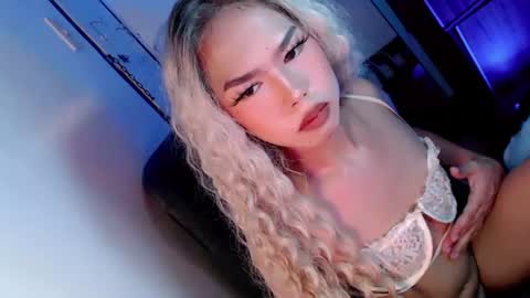 Snapshot of spicy_hot_carolina chatting on June 23, 10:35 am CAROLINA carol online show from June 23, 10:35 am