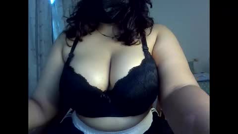 spicy_titties online show from May 14, 1:34 am