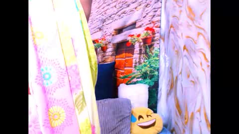 Snapshot of spicybarbie4u chatting on February 23, 5:32 pm spicybarbie4u online show from February 23, 5:32 pm