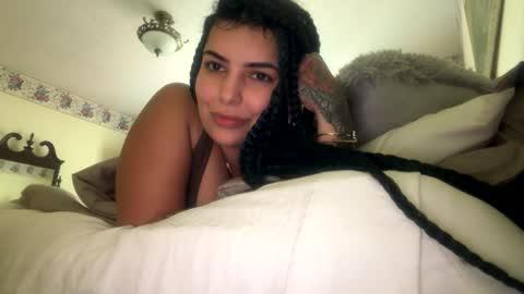 spicymami0333 online show from May 1, 6:01 pm
