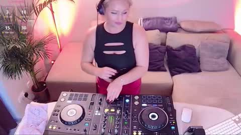 Spicy Marmelade  more than you expect online show from November 8, 3:56 pm