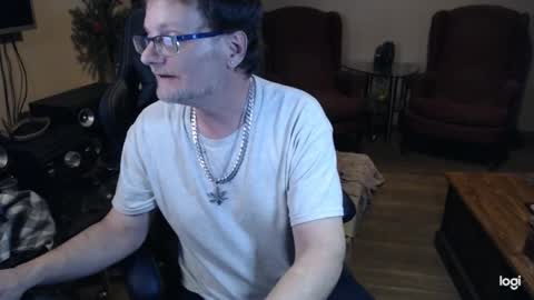 Snapshot of spider19752020 chatting on December 27, 1:43 am bri and mags fun room online show from December 27, 1:43 am