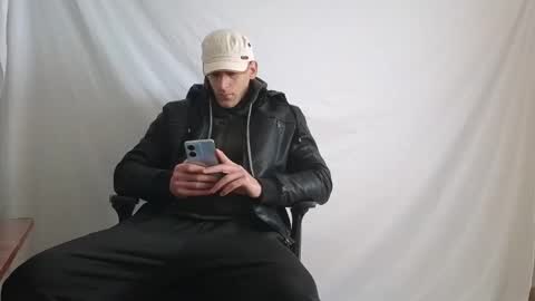 Snapshot of spider_0090 chatting on January 13, 9:58 am Marco. When Im offline you can view premium content in bio online show from January 13, 9:58 am