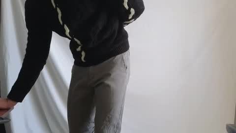 Snapshot of spider_0090 chatting on February 9, 12:31 pm Marco. When Im offline you can view premium content in bio online show from February 9, 12:31 pm