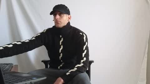 Snapshot of spider_0090 chatting on February 16, 11:28 am Marco. When Im offline you can view premium content in bio online show from February 16, 11:28 am