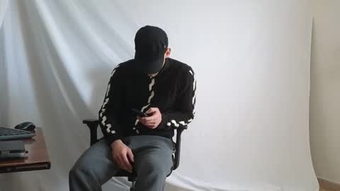 Snapshot of spider_0090 chatting on February 17, 7:16 am Marco. When Im offline you can view premium content in bio online show from February 17, 7:16 am