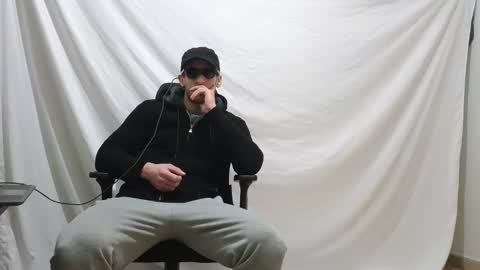 Snapshot of spider_0090 chatting on February 20, 7:58 pm Marco. When Im offline you can view premium content in bio online show from February 20, 7:58 pm