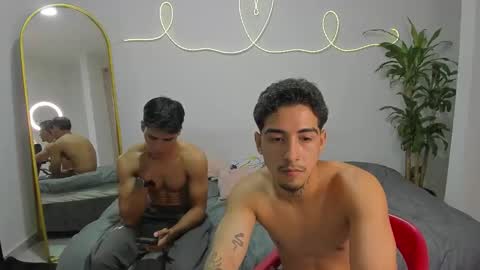 Snapshot of spider_master77 chatting on December 4, 2:10 am spider master online show from December 4, 2:10 am