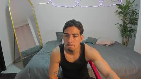 Snapshot of spider_master77 chatting on December 5, 2:53 am spider master online show from December 5, 2:53 am