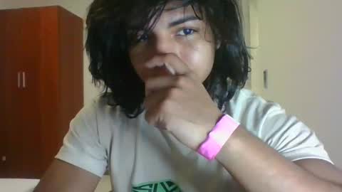 Snapshot of spideychill chatting on December 6, 4:47 am spideychill online show from December 6, 4:47 am